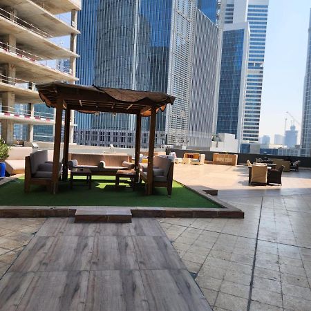 Furnished Studio Apartment Near Business Bay Metro Station Dubai Exterior foto