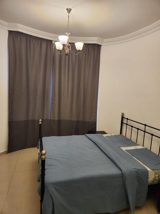 Furnished Studio Apartment Near Business Bay Metro Station Dubai Exterior foto